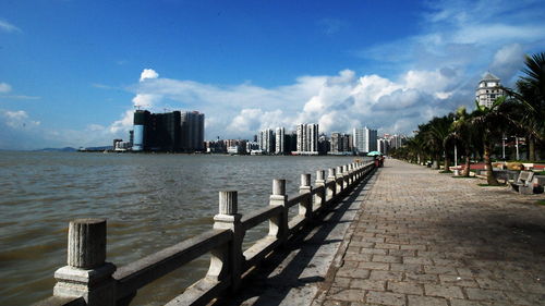 带你看世界之珠海,骑行在珠海情侣路,椰风海景一览无余