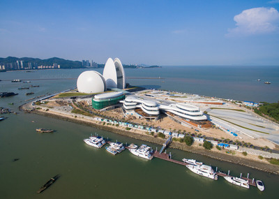 航拍珠海新月桥日月贝